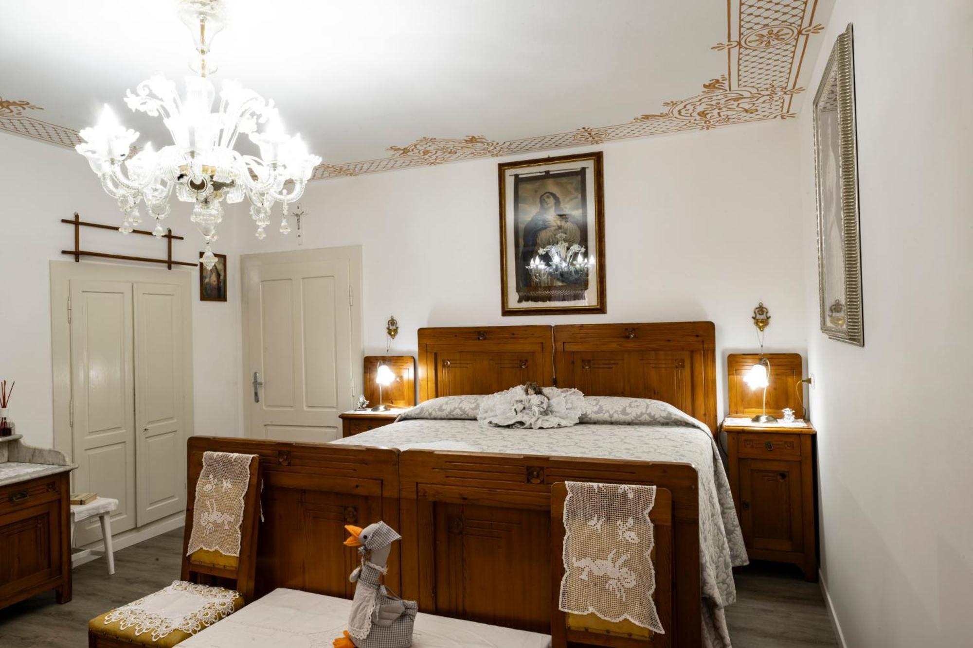 Palazzo Cervesato: Camera Regina Margherita Santo Stefano Di Cadore Extérieur photo